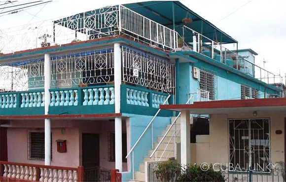 Casa Yanek y Javier Cienfuegos Cuba